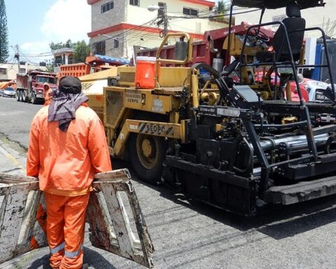 Programa de asfaltado del Gran Santo Domingo supera los 6 mil millones de pesos