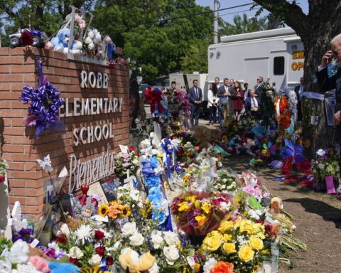 Joe y Jill Biden en la escuela primaria Robb, Uvalde, Texas. Foto: Dallas Morning News.