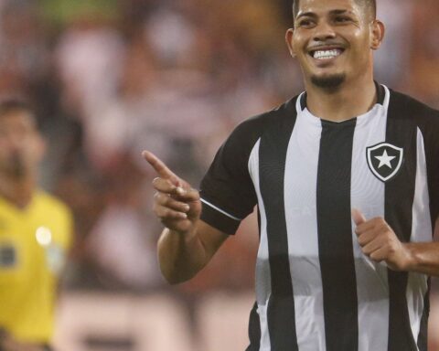 Botafogo wins Fortaleza lantern at the end and enters the G6 of the Brazilian