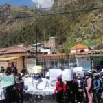 CAS-COVID workers from the Huancavelica Regional Hospital protest contract expirations