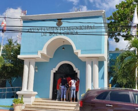 Cabildo anuncia construcción de 55 obras en Boca Chica