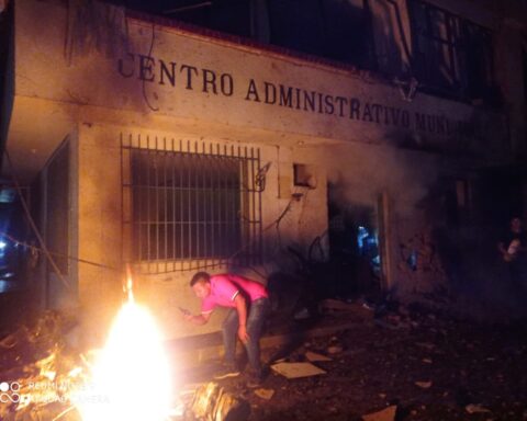 Car bomb was activated against the Mayor of Argelia, Cauca