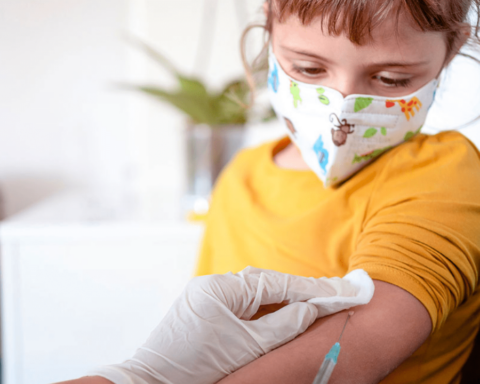 Children between 5 and 11 years old already receive the third dose of the vaccine in Córdoba