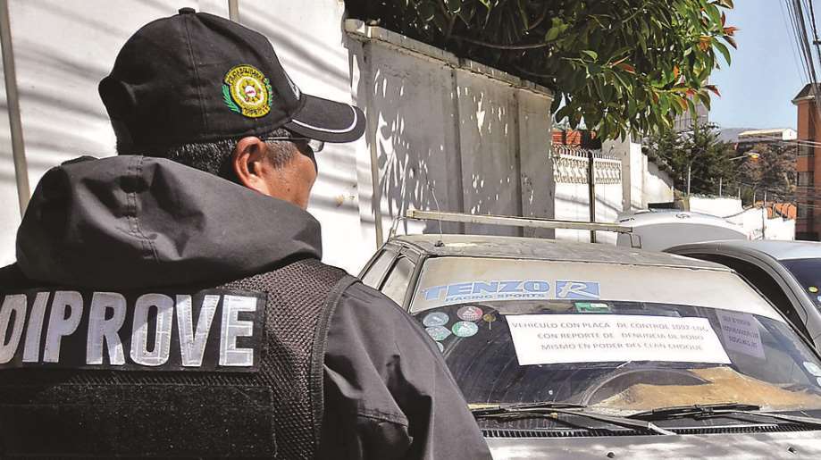 Cochabamba: Police accuse the commander's brother, who is head of Diprove, of ordering improper charges and the Command demands an official complaint