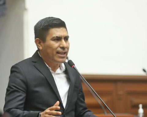 Congressman Álex Flores: “The people have already decided for a new Constitution”