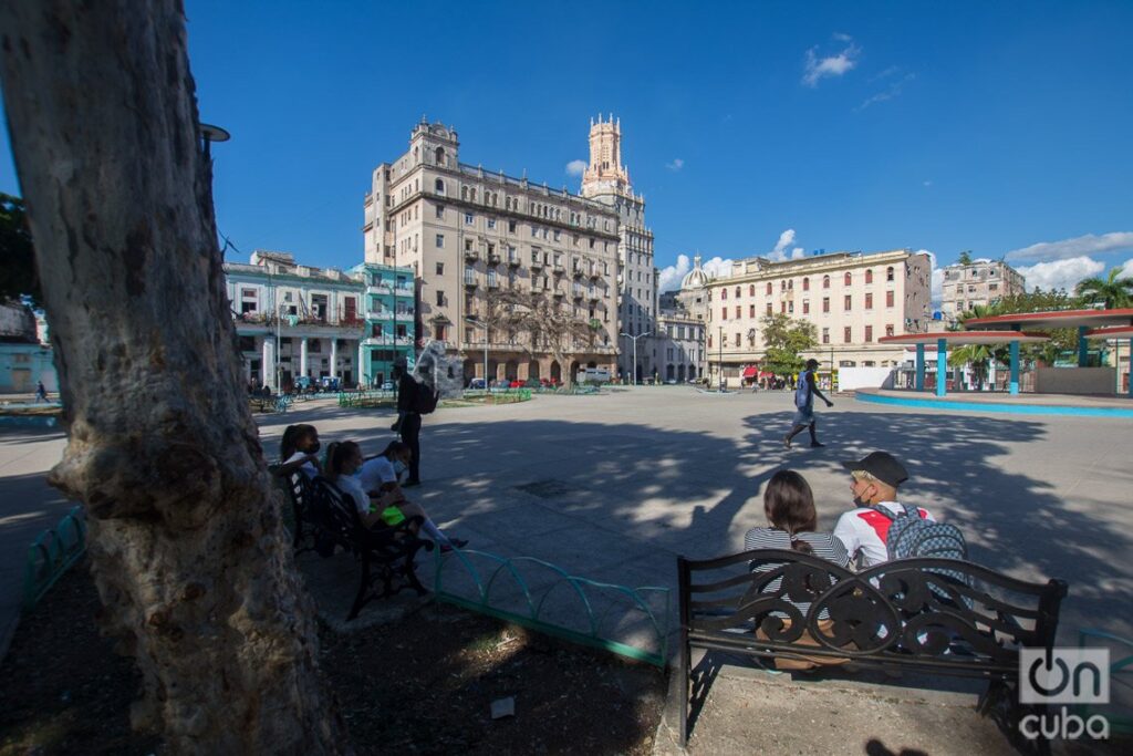 Plazoleta del parque del Curita, en La Habana. Foto: Otmaro Rodríguez.