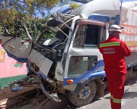 Crash in Obrajes: the driver of the truck is apprehended and the children are stable