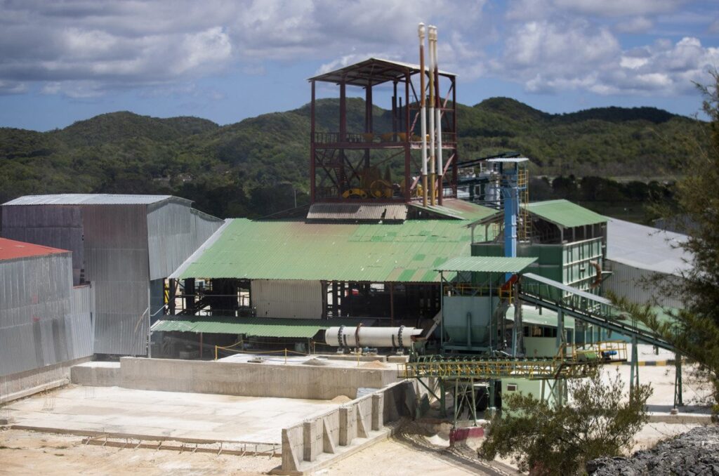 Vista general de la planta minera Coco Peredo, ubicada en la occidental provincia cubana de Mayabeque. Foto: Yander Zamora / EFE.