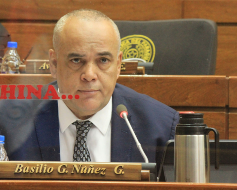 Deputies acknowledge that they receive "dirty" money