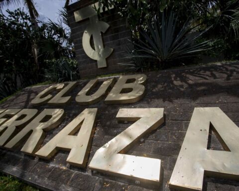 Dictatorship closes Club Terraza and three other clubs as an NGO