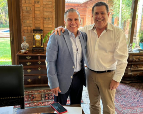 Eduardo González describes Abdo as "a resentful child"