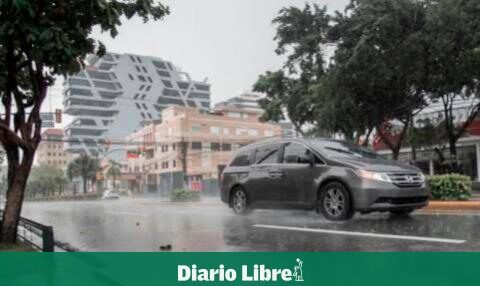 Eight provinces on alert due to a trough over the DR