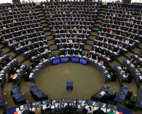 European Parliament supports political dialogue in the country