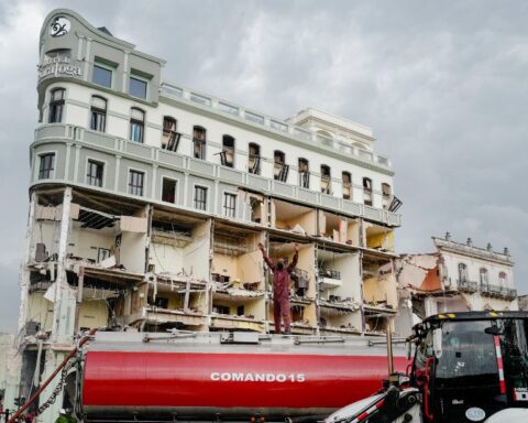 Explosion of a luxury hotel in Havana (Cuba) leaves at least 22 dead