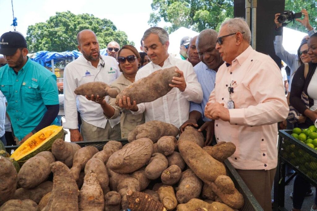 Inicia feria “Inespre Está de Madre” en San Pedro de Macorís