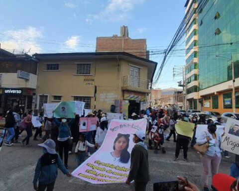 Families of people who have disappeared in recent days march demanding support from the authorities