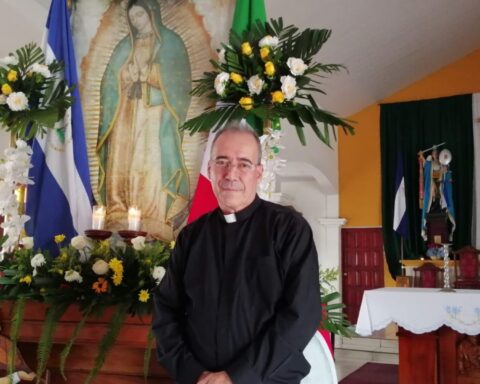 Father Edwing Román points out Ortega to "buy love" and security