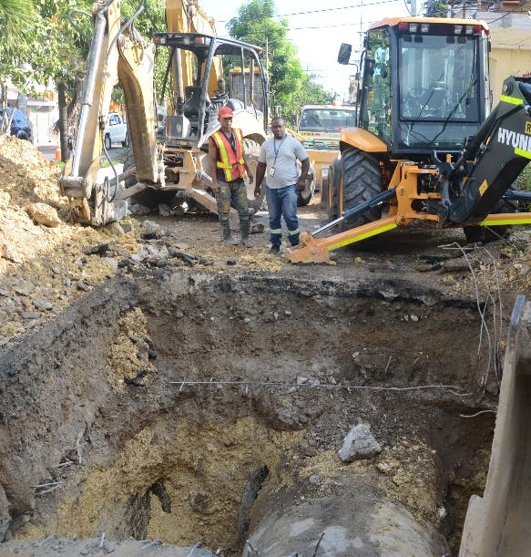 Avería deja sin agua 60 barrios del Gran SD