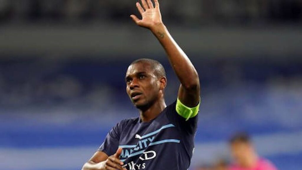 Fernandinho podría volver a Brasil para jugar en Athletico Paranaense