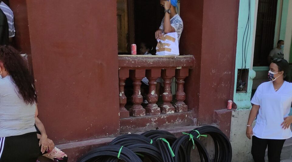 Five dollars for a bicycle tire in Havana, 4,000 pesos in the provinces