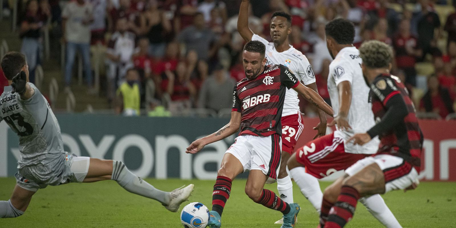 Flamengo does not convince, but triumphs in Libertadores