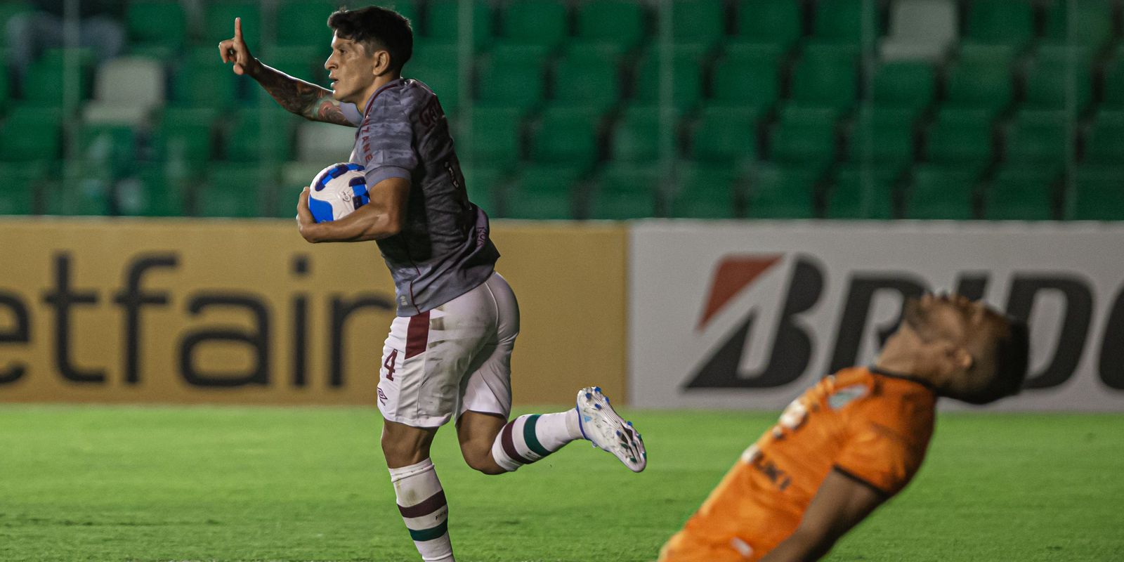 Fluminense wins by 10 to 1, but falls in the Sudamericana