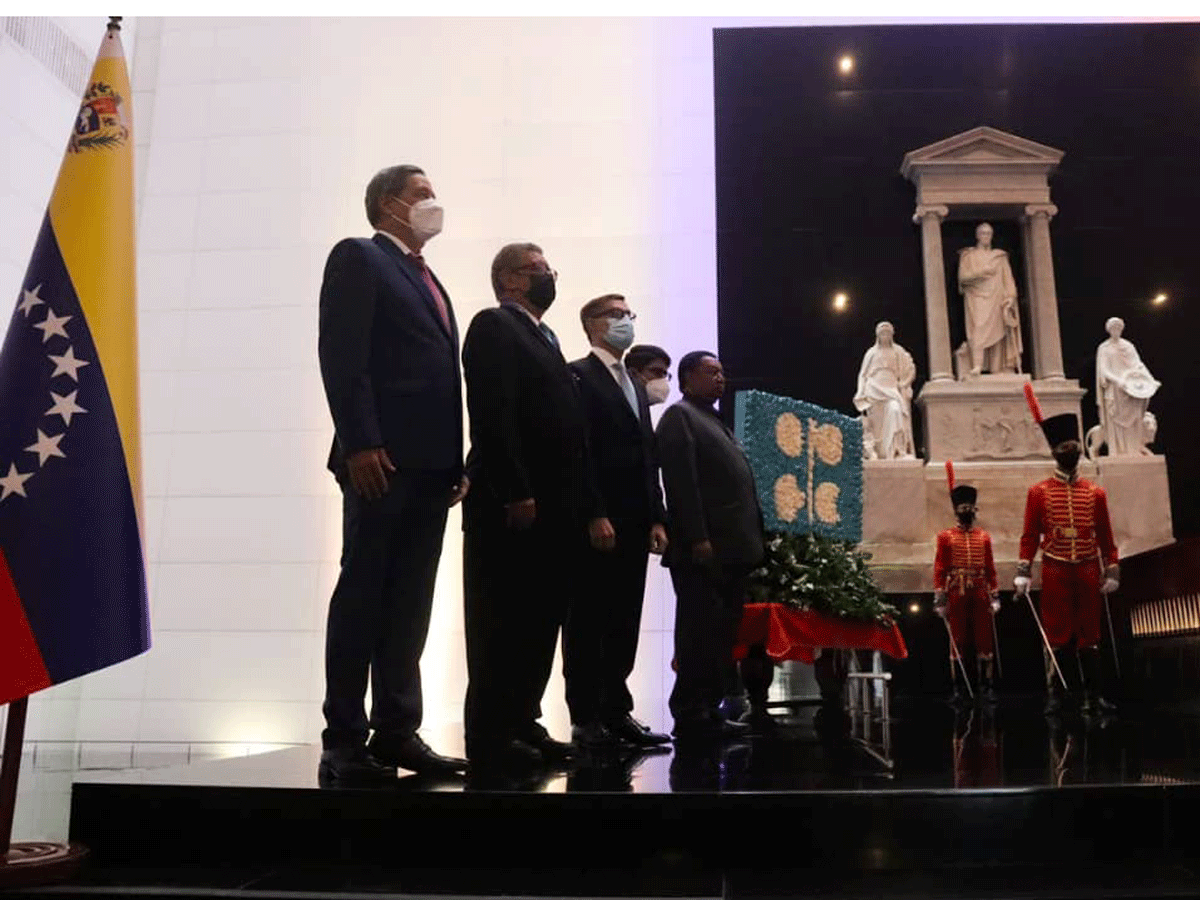 Foreign Minister Plasencia and Secretary Barkindo paid tribute to the Liberator