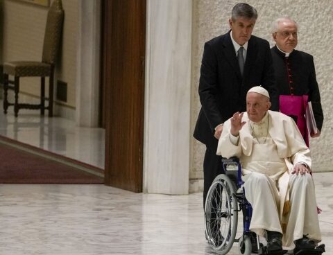 Francisco started using a wheelchair to speed up the recovery of his knee