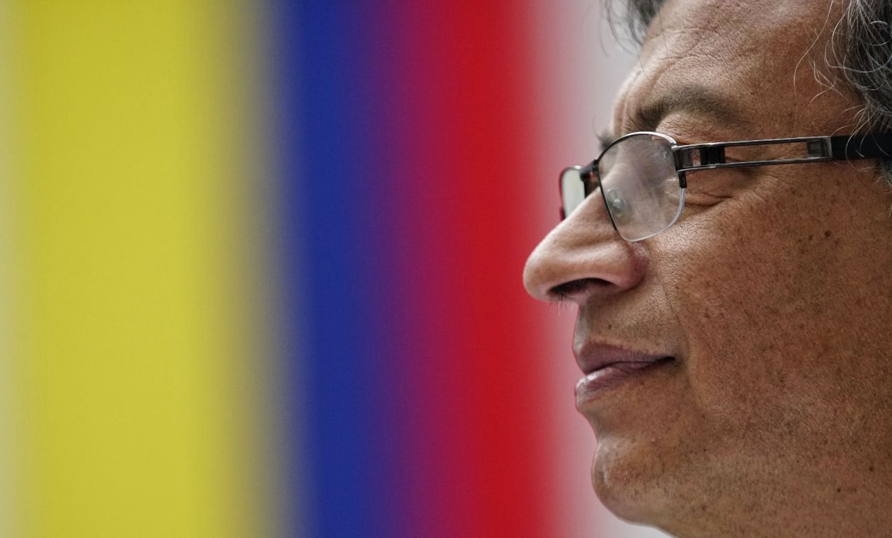 Gustavo Petro and the 'army' that he has as a security scheme