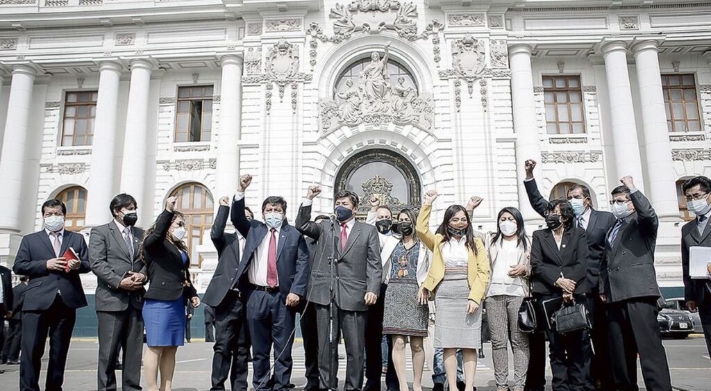 How did Peru Libre vote in the election of magistrates of the Constitutional Court?