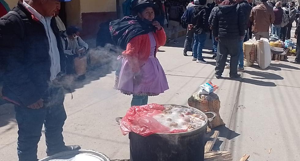 Huanaspampa protests and demands that Governor Maciste Díaz fulfill his promise