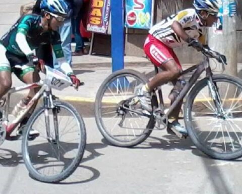 Huancavelican athletes go to the Andes Challenge Triathlon