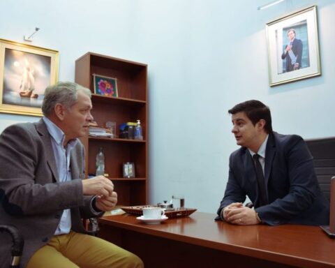 IMPO will donate to the Congress of Mayors books for student homes across the country