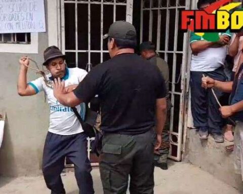 In Los Yungas they force the Police to carry out their work at the point of blows