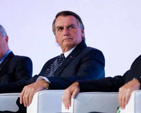 In SP, president criticizes Petrobras and says “regrets” diesel price