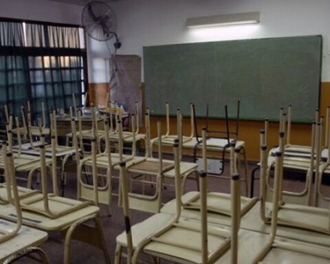 Lacalle said that the strike in education is "just in case" and students lose