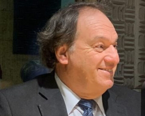 Lobbyist Lust: if the country borrows "3 billion dollars, all the problems" of the people will be solved