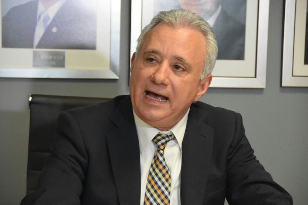 Luis Henríquez asegura senador Antonio Taveras “vive desconectado de la realidad”