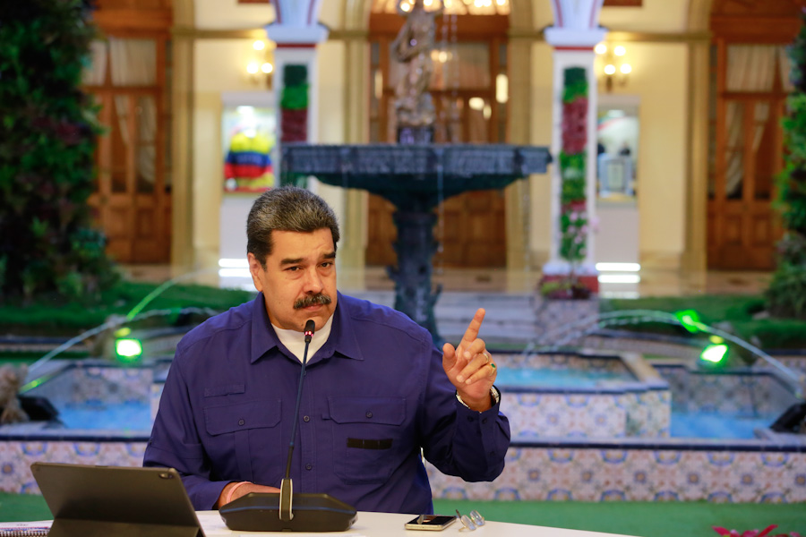 Maduro announced that he will offer shares of public companies, including oil companies, on the stock market