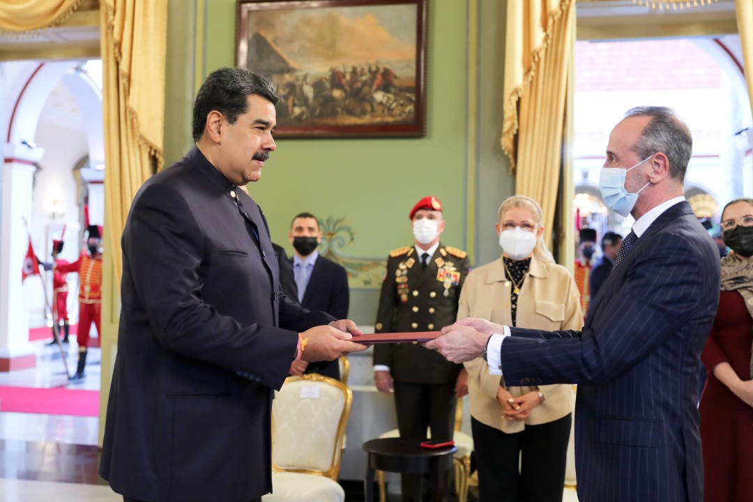 Maduro received credential letters from the new ambassador of Portugal