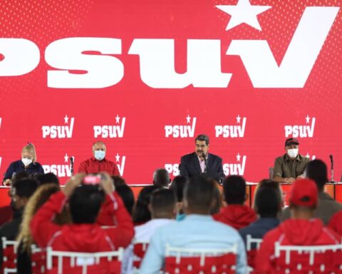 Maduro urges the PSUV to build new popular majorities