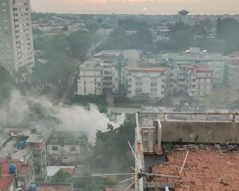 Mass fumigation in some neighborhoods of Havana to fight dengue