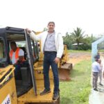 Ministro de Agricultura inicia reparación de 20  kilómetros en Hato Mayor
