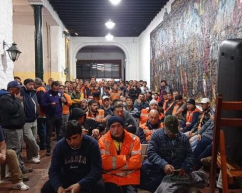 Montecon union decided to stop for 24 hours due to the conflict over dismissals