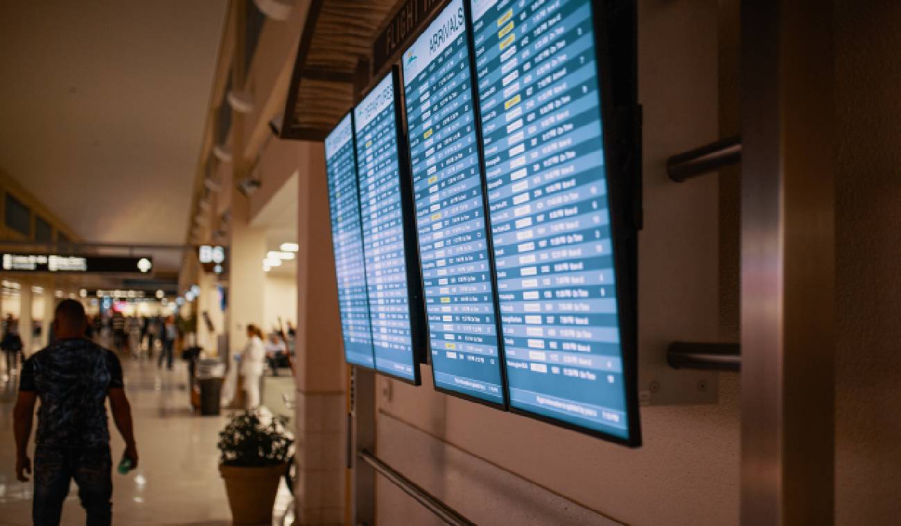 Movies for adults were shown on screens at the Rio de Janeiro airport in possible hacking