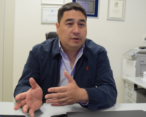 Nakayama describes Abdo as “the ostrich president”