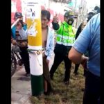 Neighbors tie and grab a subject who snatches cell phones in Huancayo