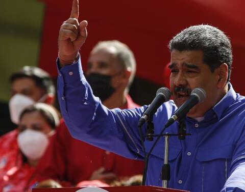 Nicolás Maduro promises a $2,200 bonus for retirees