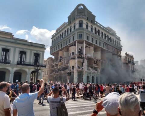 Nine dead and 13 missing left explosion in Cuba that destroyed the Hotel Saratoga