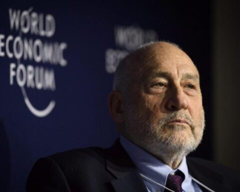 Nobel laureate in economics Joseph Stiglitz calls for a ban on cryptocurrencies